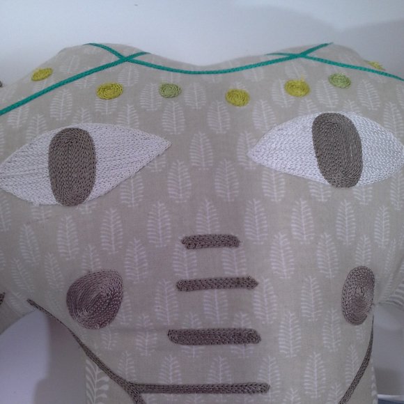 The Land of Nod elephant plush Beige Embroidered 2015 Gy Global Elephant - Picture 3 of 12